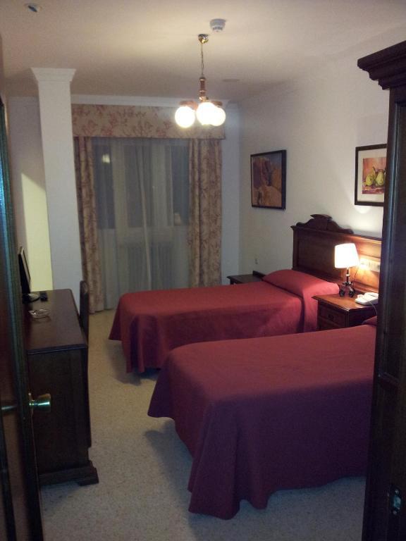 Hotel Rio Piscina Приего-де-Кордова Номер фото