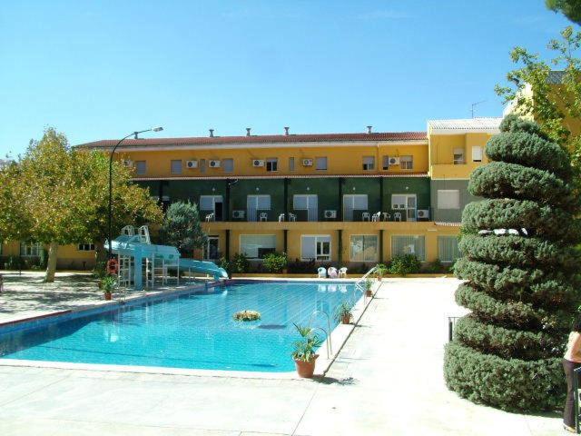 Hotel Rio Piscina Приего-де-Кордова Экстерьер фото